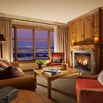 Snake River Lodge 